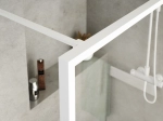 Paroi de douche fixe avec contour de profilés en aluminium, L. 80 à 160 cm, Hauteur 195 cm, verre sécurité 8 mm, traité anti-calcaire STOCK DISPONIBLE livraison offerte et rapide.